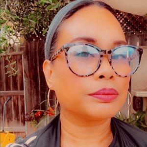 Meet your Posher, Anne